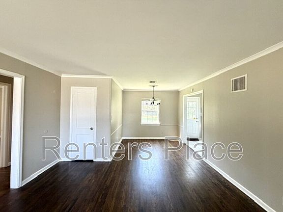 2nd image of 1428 E 52nd St