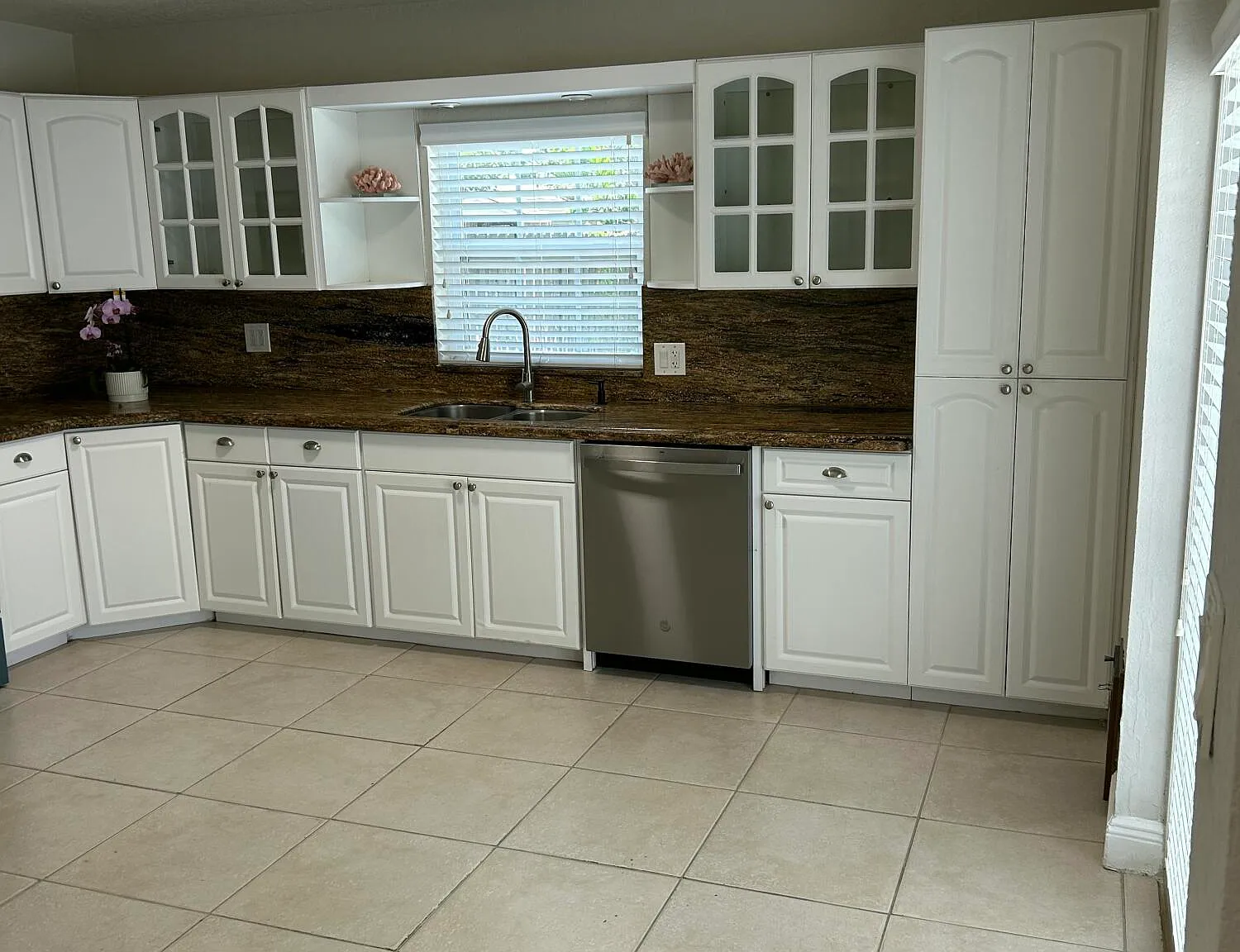 2 bed, 1.0 bath, 996 sqft, $2,495 — Photo 4