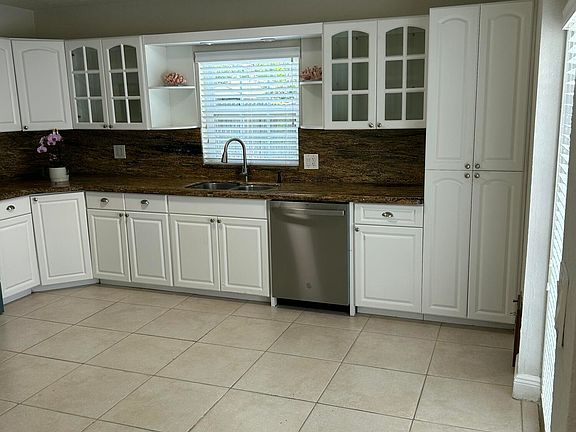 4th image of 61 NW 47th St