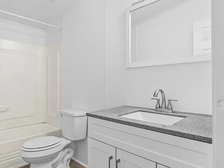 204 Air Park Dr — Photo 10