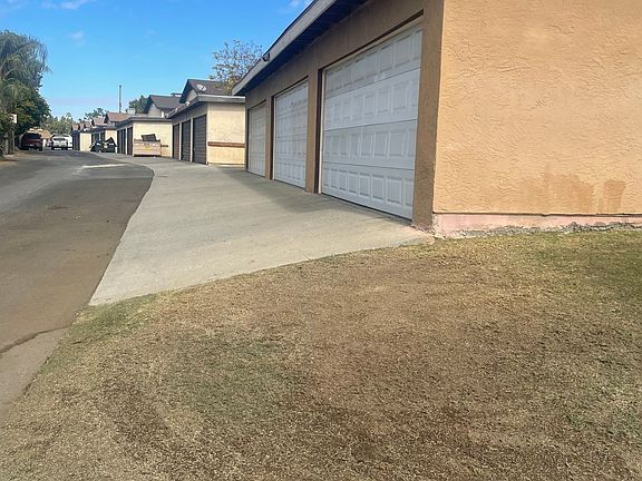 3rd image of 2425 Westholme Blvd #B