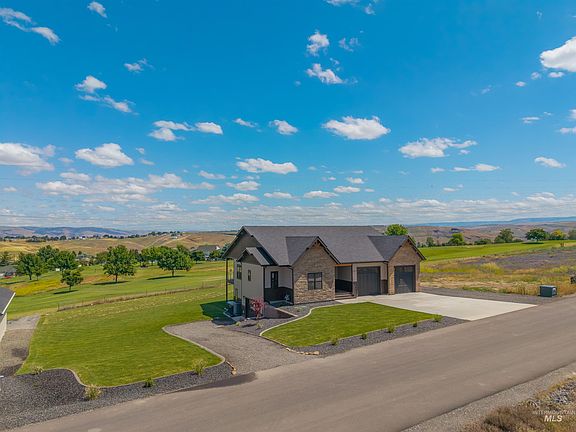 2nd image of 2271 Chukar Dr