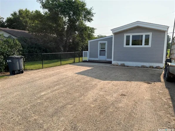 6 A AVENUE, Willow Bunch, SK S0H 4K0