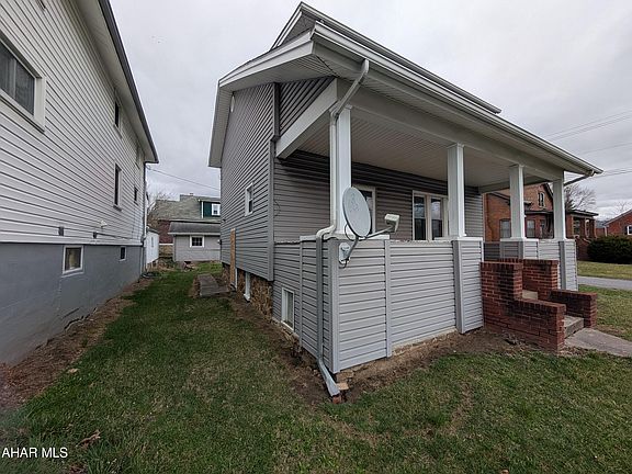 2nd image of 500 58th St