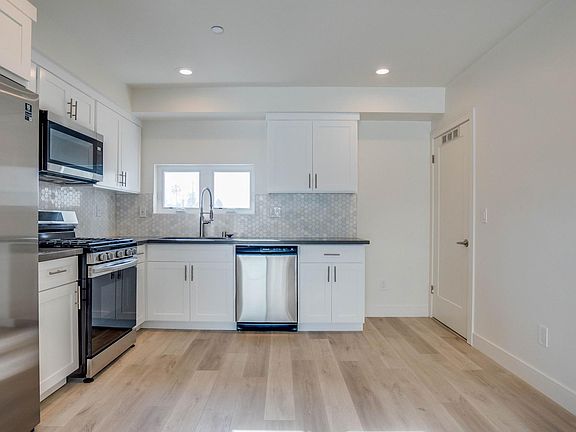 3rd image of 608 N Gramercy Pl