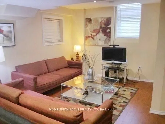 28 Oceanpearl Cres #BASEMENT — Photo 5