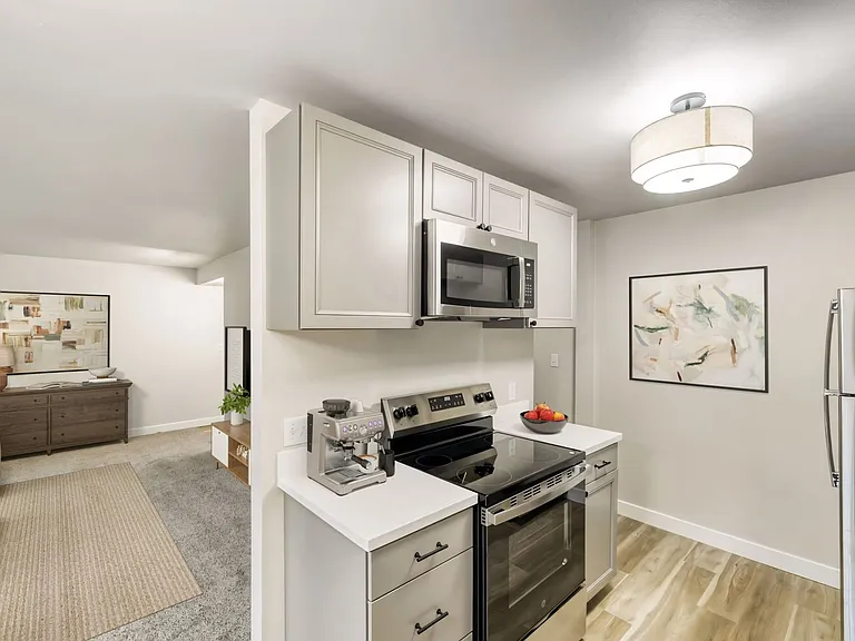 Beautifully Renovated 1 & 2 Bedroom Apartments in Lynnwood! — Photo 52