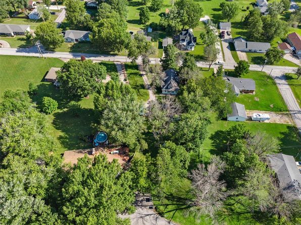 302 E Walsh St, Montgomery City, MO 63361