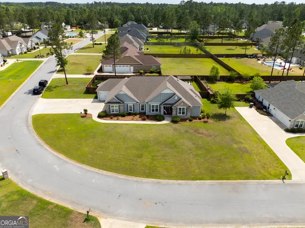 7365 Crabtree Xing E, Hahira, GA 31632