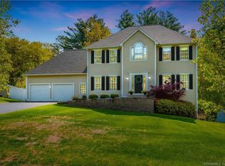 14 Winter Village Rd, Granby, CT 06035