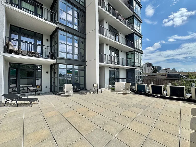 584 4th Ave #221 — Photo 4