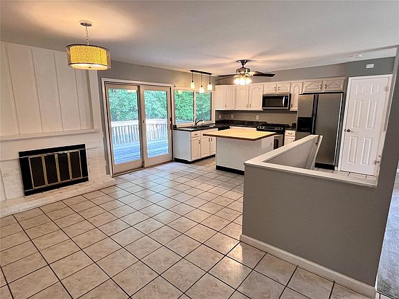 5th image of 2108 Butterfield Ct