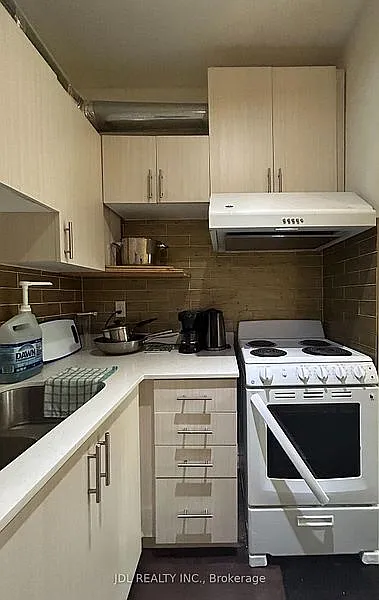 1 bed, 300 sqft, $1,949 — Photo 2