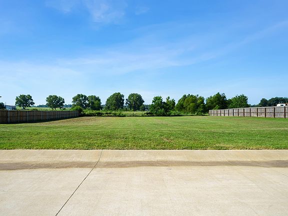 4th image of 563 Eland Way