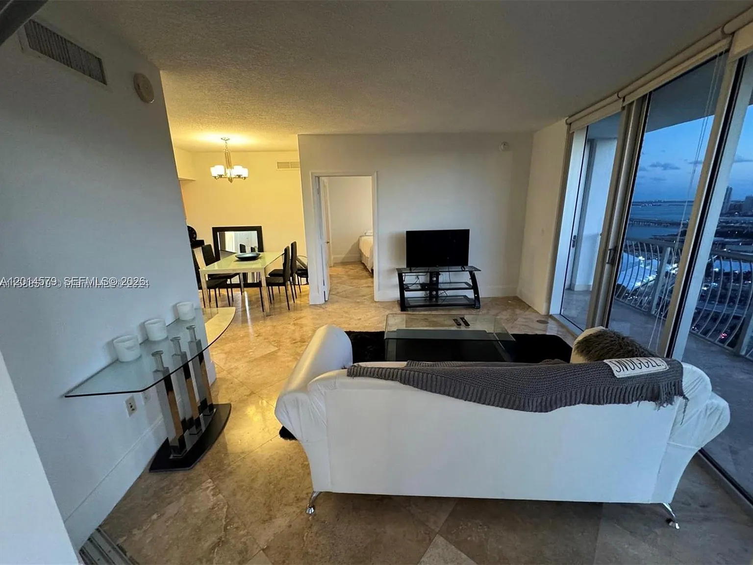 Opera Tower Condo — Photo 4