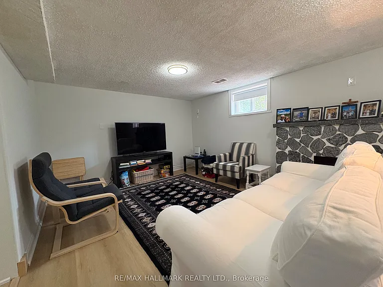 67 Saskatoon Dr #LOWER — Photo 14