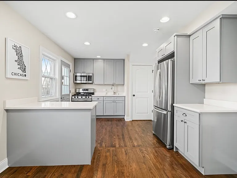 6350 S Lockwood Ave — Photo 3