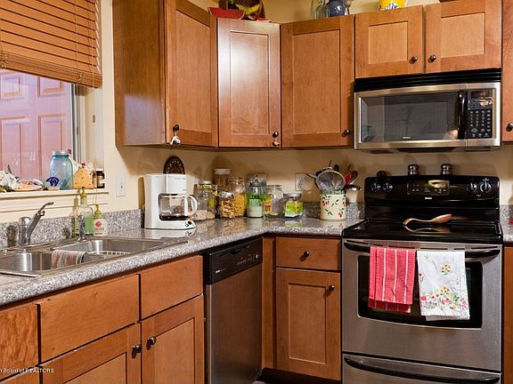 5th image of 7580 Mountain Laurel Dr Unit 5