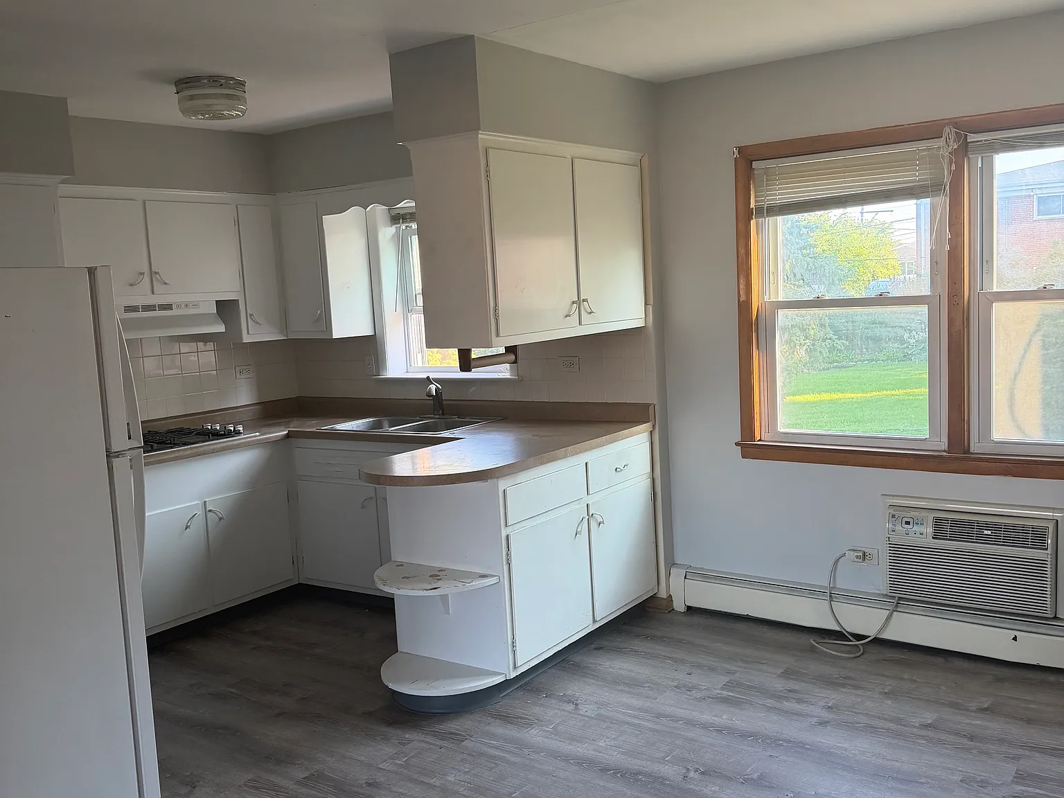 2 bed, 850 sqft, $1,550 — Photo 1