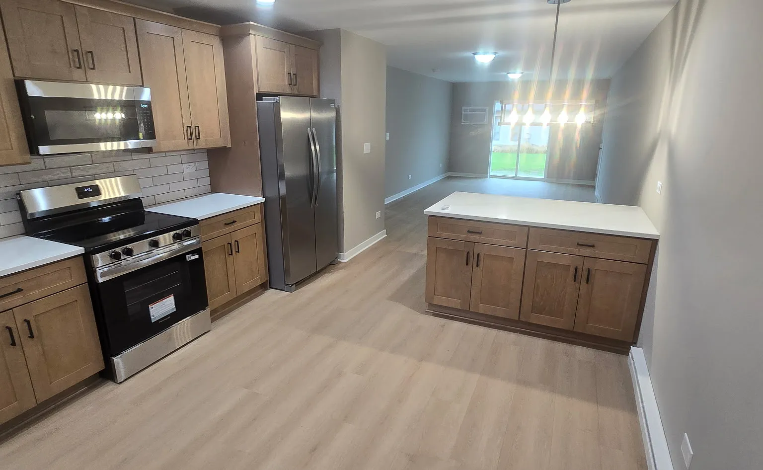 2 bed, 1000 sqft, $1,650 — Photo 4
