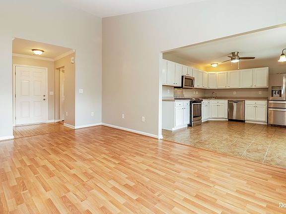 4th image of 448 Cabrill Dr