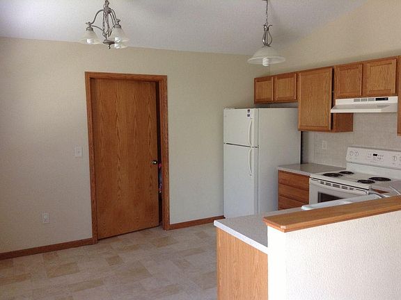 3rd image of 1710 Clover Dr