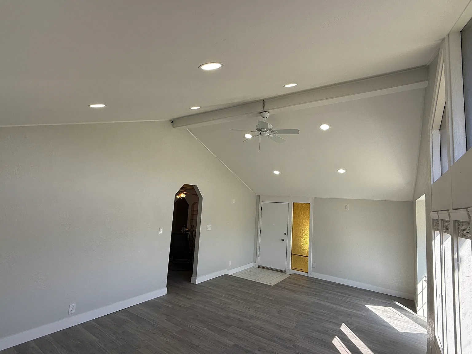 3 bed, 2000 sqft, $2,300 — Photo 3