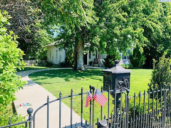 5th image of 130 W Deschutes Ave