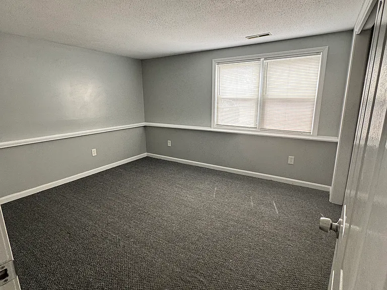 1627 Braley Rd #104 — Photo 2