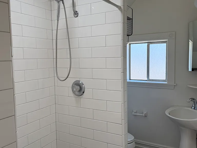 104 8th St #3 — Photo 23