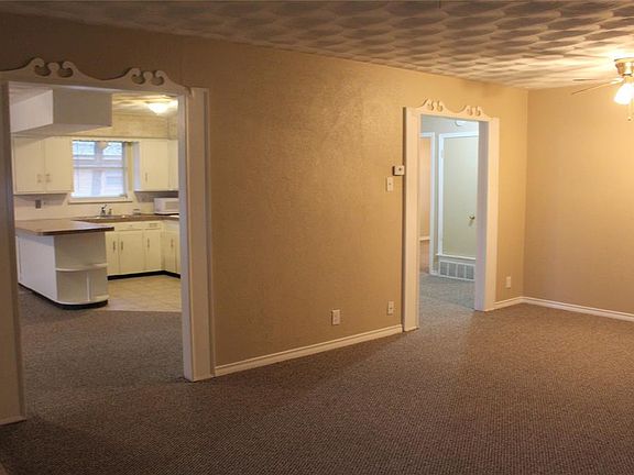 2nd image of 10749 Lake Gardens Dr
