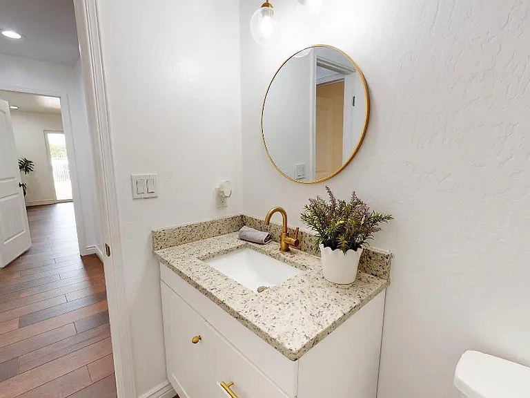 641 La Chapa Ave — Photo 16