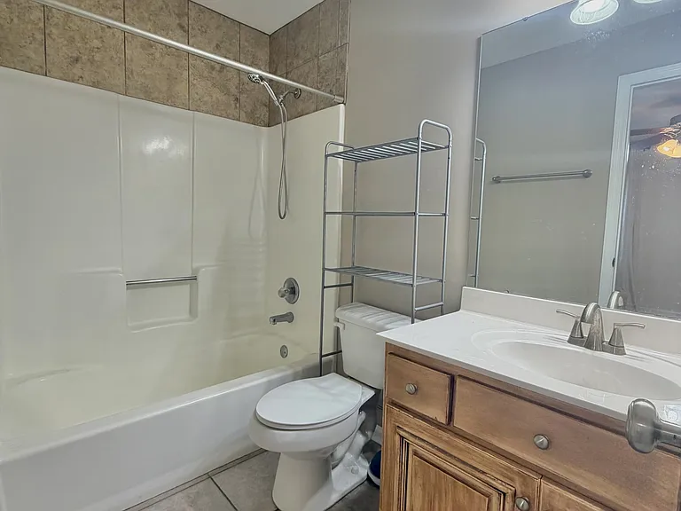 111 S Ross St #7 — Photo 2