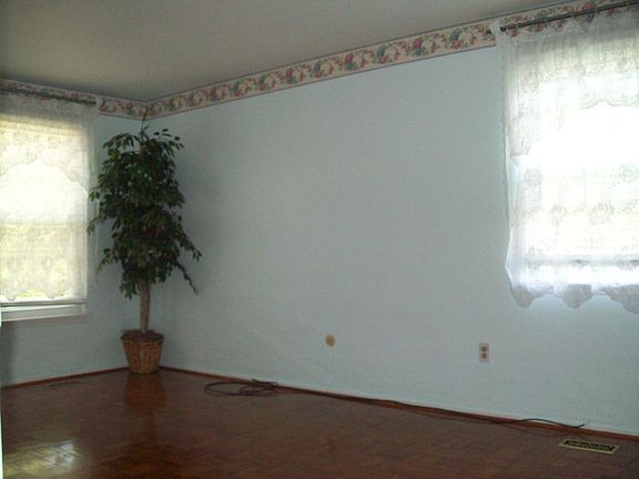 3rd image of 13078 Blakeslee Dr #1