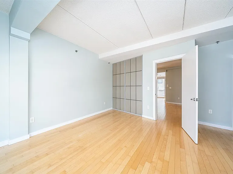 557 2nd St #4 — Photo 12