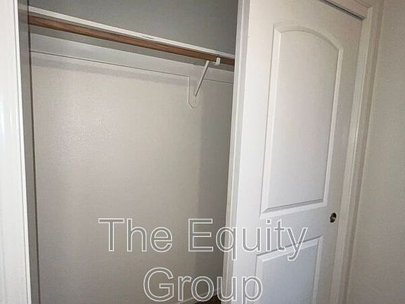 4th image of 2530 W Oriole Ave