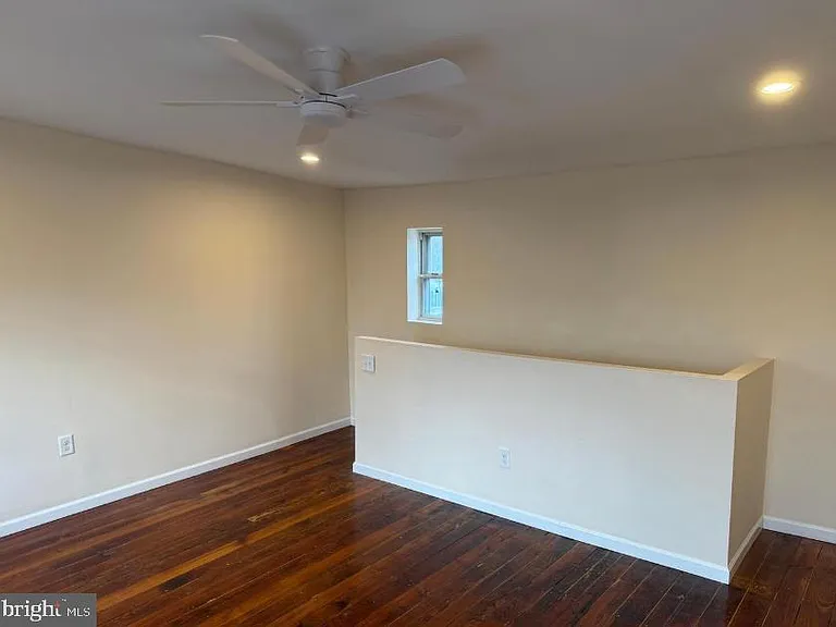 2729 E Cambria St — Photo 13