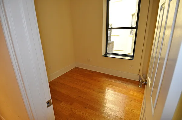 Rented by Village Living Realty | media 10