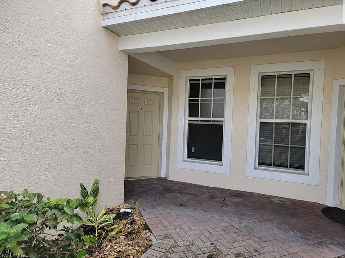 3 bed, 2.0 bath, 1438 sqft, $2,300 — Photo 1