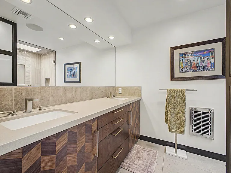 3057 E Rose Ln — Photo 14
