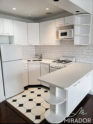 Rented by Mirador Real Estate | media 7