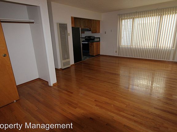 3rd image of 474 27th Ave APT 6