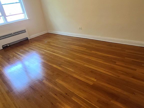 4th image of 1359 Astor Ave #2