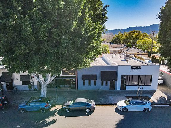 3rd image of 1110 W Magnolia Blvd