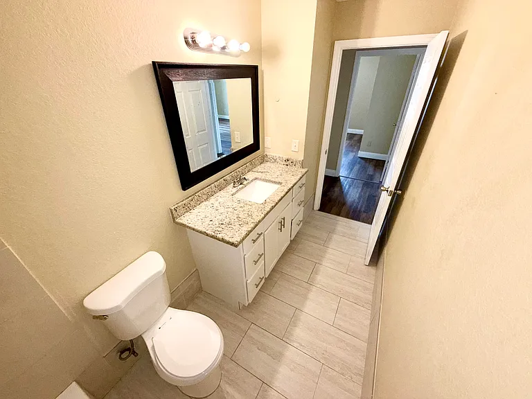 13614 Yarmouth Ct — Photo 18
