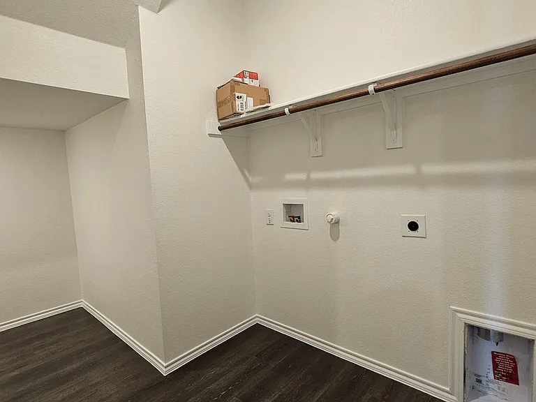 813 Fueller Dr — Photo 11