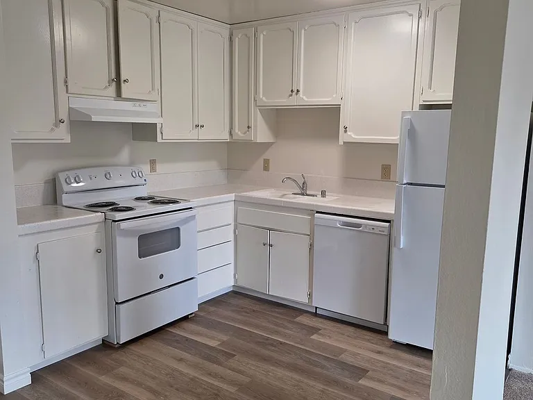 Beadnell Apartments — Photo 15