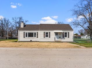 1901 Wilcox St, Crest Hill, IL 60403