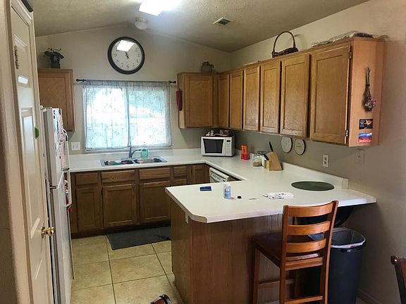 5th image of 444 E Sunland Dr #28