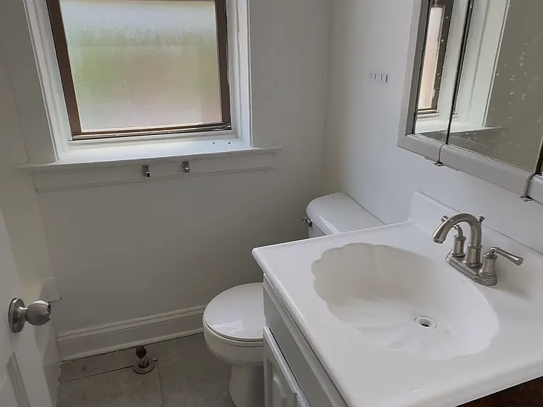 2535 W 63rd St #2 — Photo 7